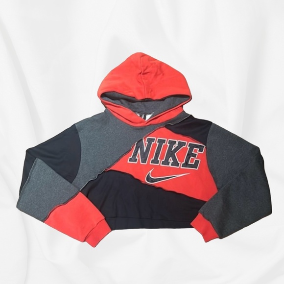 FRANKIE COLLECTIVE Rework Nike Patchwork Crop Sweatshirt (NWOT)￨Size Medium - Picture 1 of 10